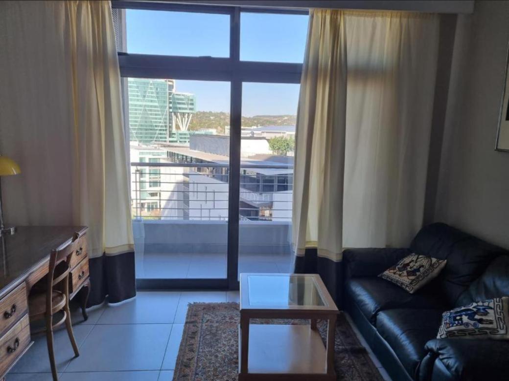 Menlyn Maine Apartments Pretoria Exterior photo