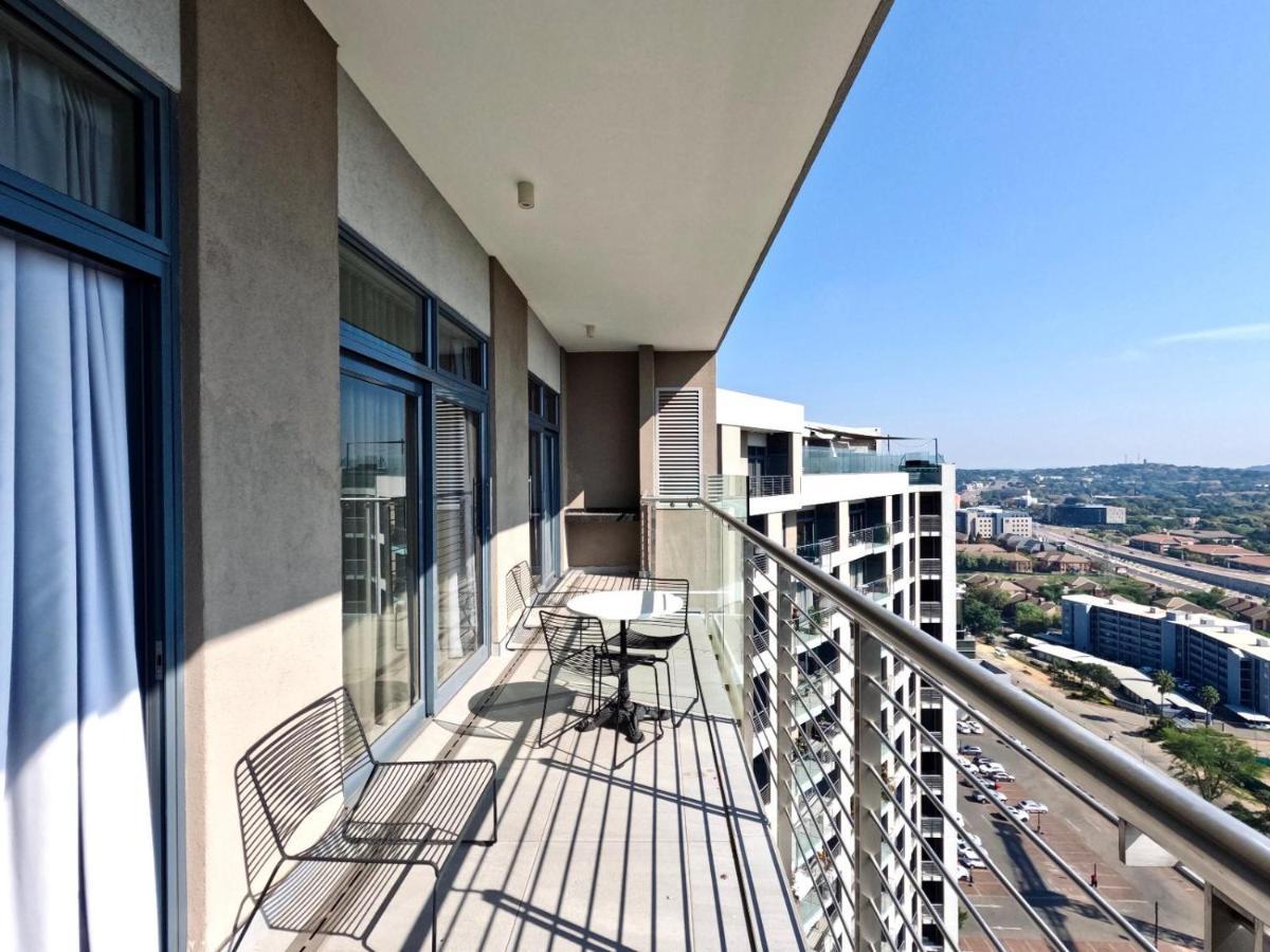Menlyn Maine Apartments Pretoria Exterior photo